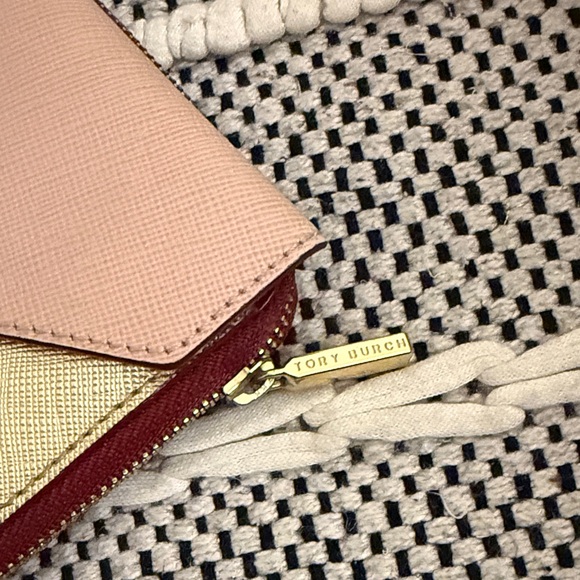 Tory Burch Two-Tone Wristlet in Pink and Burgundy - Picture 3 of 6